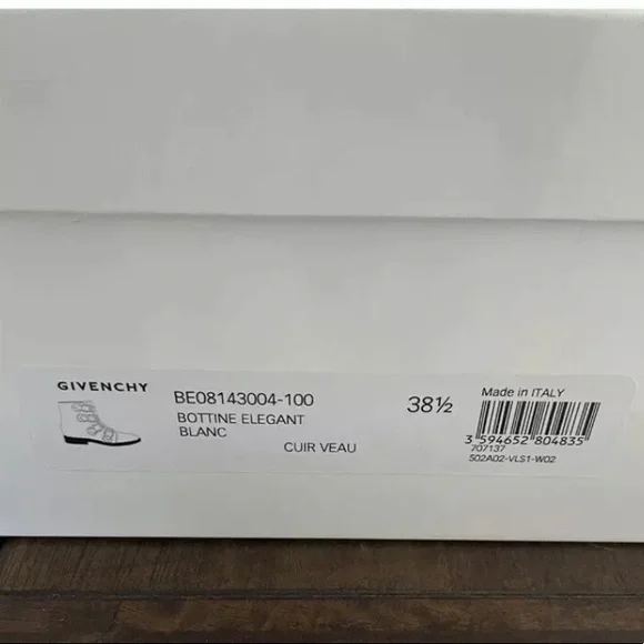 GIVENCHY PARIS White Leather studded Ankle Boots Sz 38.5.

To Lust For!!! - Picture 4 of 10